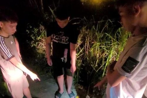 Nửa đêm tuần tra bắt các đối tượng ma túy ở Tây Hồ