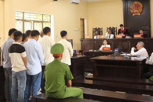 Lãnh án 8 năm tù vì mua bán 43 tấn thuốc nổ