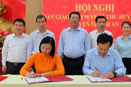 Nữ Tỉnh ủy viên giữ chức Bí thư Huyện ủy; kiện toàn nhân sự Chủ tịch MTTQ tỉnh