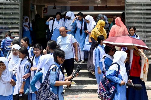 Hàng triệu học sinh nghỉ học vì nắng nóng