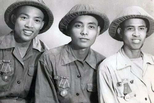 'Vua phá bom' và 4 lần được 'truy điệu sống'