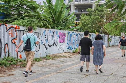 Nhiều tuyến phố ở Đà Nẵng bị bôi bẩn