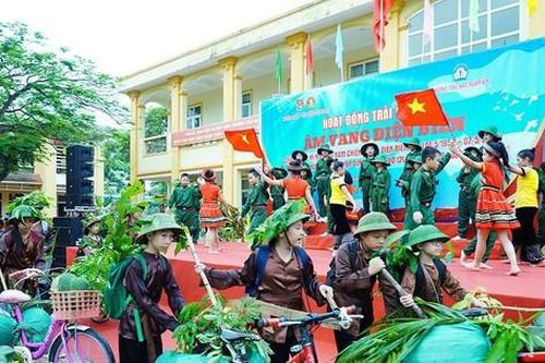 Thiếu nhi Hà Tĩnh tự hào làm 'chiến sĩ nhỏ Điện Biên'