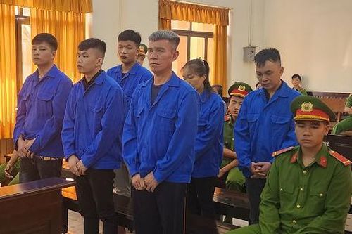 'Đại gia đình' lĩnh 44 năm tù vì cùng nhau đánh người