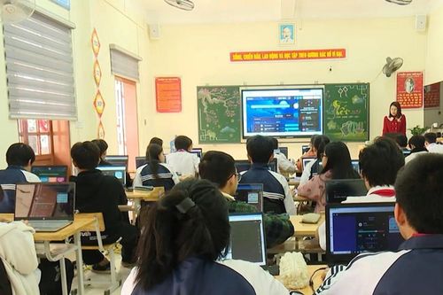 Mô hình 'phòng học thông minh' nâng cao chất lượng giáo dục Sơn La