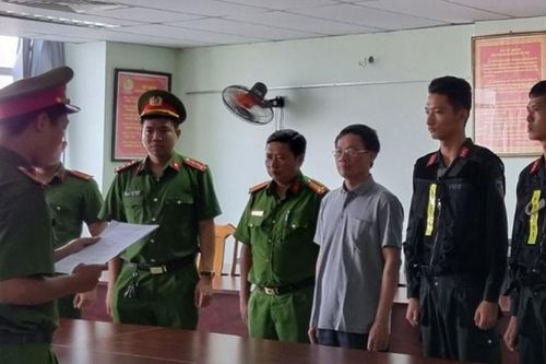 Hai cựu Cục trưởng Đăng kiểm Việt Nam bị đồng tiền làm 'mờ mắt'