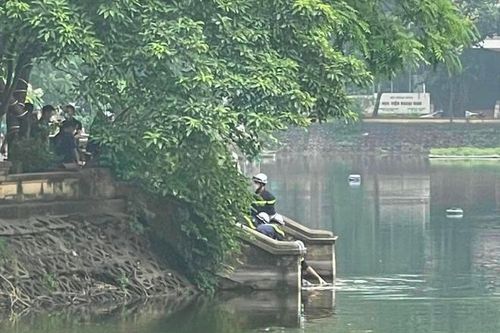 Phát hiện thi thể nữ sinh đại học dưới hồ Láng