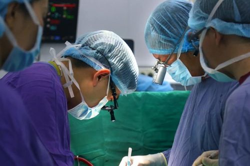 Ghép gan thành công cho bệnh nhân suy gan tối cấp, sự sống tính theo giờ