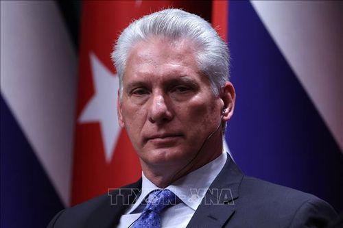 Chủ tịch Cuba thăm Nga