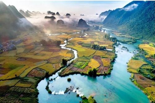 Khám phá dòng sông 'bao quanh núi' chảy qua Việt Nam, có thác nước hùng vĩ lớn thứ 4 thế giới