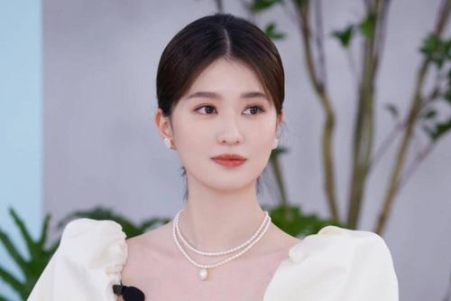 Mỹ nhân 9x giàu nhất Trung Quốc sau 10 năm vẫn trẻ đẹp, thành công duy nhất là yêu nam thần hàng đầu showbiz