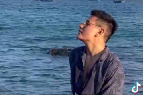 Nam ca sĩ Vbiz có bản 'hit' như chuyện của Mèo Béo, dân mạng rùng mình vì trùng khớp từng câu
