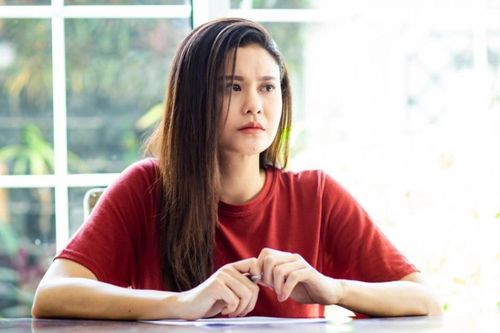 Trương Quỳnh Anh gặp sự cố 'thót tim' trong lúc máy bay sắp hạ cánh