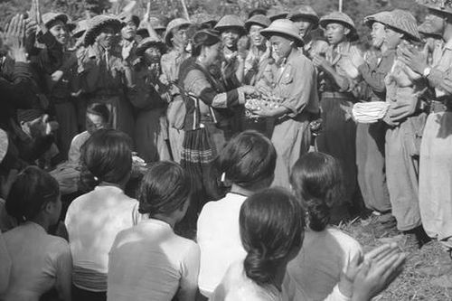 Biên niên sử bằng hình ảnh về chiến dịch Điện Biên Phủ (phần 2)