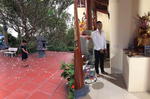 Vận động 2 tên hành nghề trộm tiền công đức đầu thú