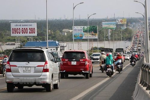 Chấp thuận việc cấm ô tô tải từ 3 trục qua cầu Rạch Miễu vào giờ cao điểm