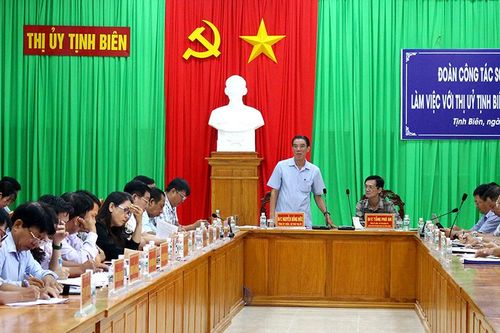 Tăng cường kiểm tra và xử lý vi phạm về đo lường và nhãn hàng hóa tại các chợ trên địa bàn TX. Tịnh Biên