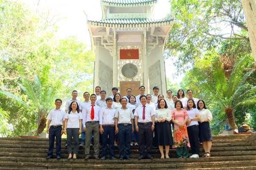 Báo Đồng Nai về nguồn và kết nạp thêm 3 đảng viên mới