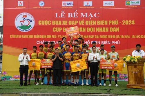 Dược Domesco Đồng Tháp vô địch đồng đội Cuộc đua xe đạp về Điện Biên Phủ 2024