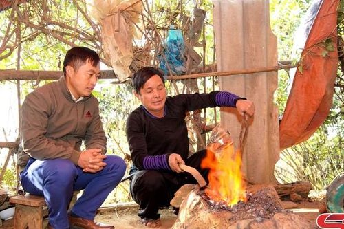 Nghề rèn dao ở vùng cao Suối Tọ