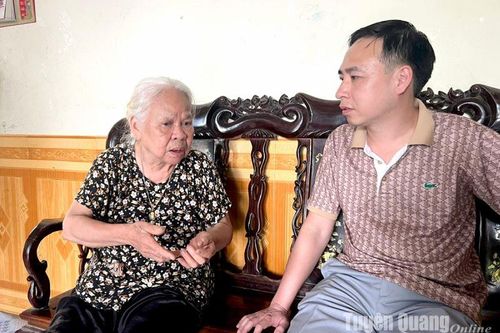 Nhớ ngày khoét núi, làm đường