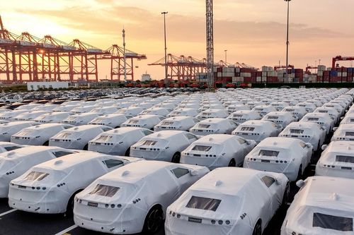 Trung Quốc dư thừa ô tô điện, tìm kiếm lối thoát toàn cầu