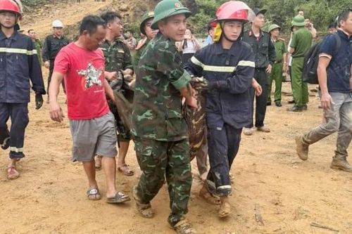 Hà Tĩnh: Mưa lớn gây sạt lở đất, 7 người thương vong