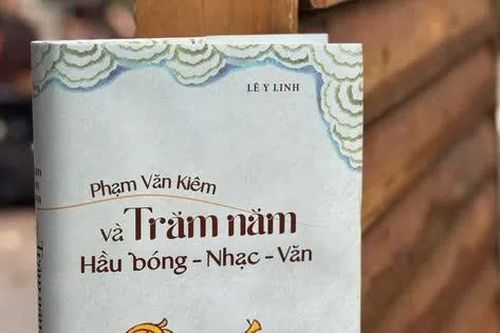 Phạm Văn Kiêm: Người thầy trăm năm hầu bóng – nhạc – văn