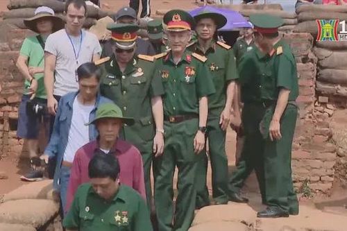 Cả nước hướng về Điện Biên