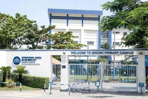 Trường Quốc tế Thành phố Hồ Chí Minh bị phát hiện sách 'dung tục' có học phí cao ngất ngưởng