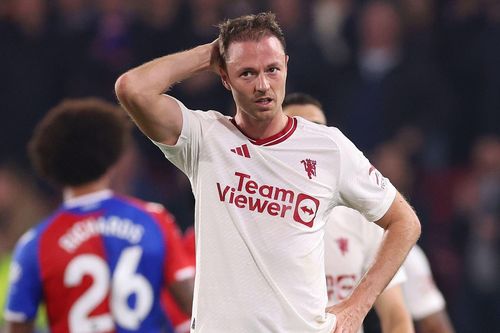 Man Utd thảm bại, HLV Erik ten Hag đổ lỗi cầu thủ không nghe chỉ đạo