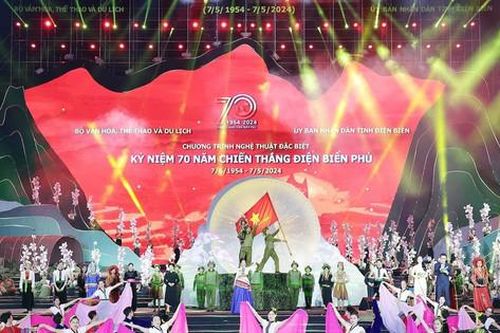 Hào hùng Chương trình nghệ thuật đặc biệt 'Điện Biên Phủ - Mốc vàng lịch sử'