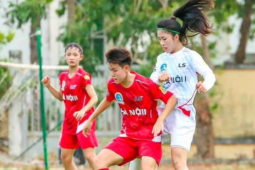 Thanh Nhã lập cú đúp giúp CLB Hà Nội I thắng đậm trong trận 'derby' Thủ đô
