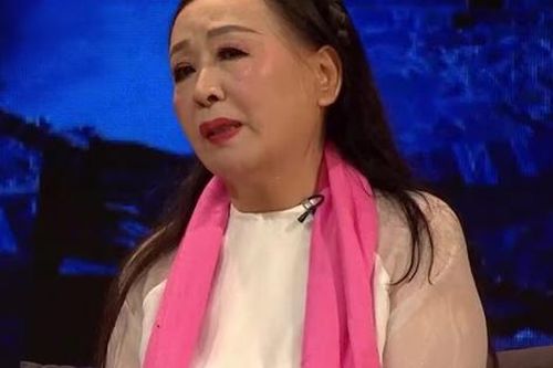 NSND Thu Hiền kể chuyện ngồi hát cho các thương binh phải mổ sống: 'Anh mở mắt nhìn em này'