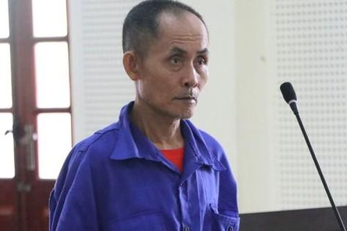 Lĩnh 7 năm 6 tháng tù vì dùng dao quắm chém bạn nhậu tử vong