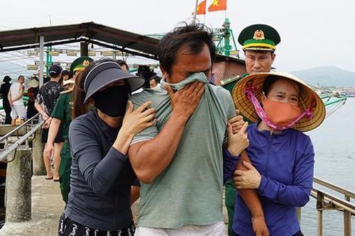 Ngư dân thoát nạn trong vụ chìm tàu: Đói, khát giữa biển cả mênh mông