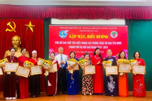 Hà Nội: Biểu dương 50 phụ nữ cao tuổi tiêu biểu trong phong trào thi đua yêu nước