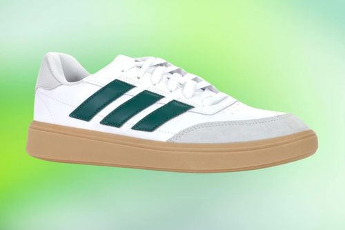 Cầm 60 USD mua được giày adidas, Puma