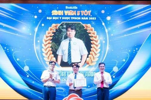 Nam sinh Y Dược và nỗ lực vượt lên hoàn cảnh