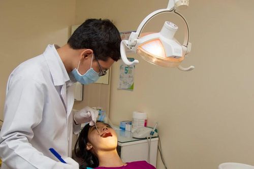 'Méo mặt' vì niềng răng