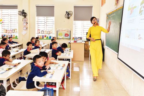 Giáo viên theo diện hợp đồng có được hưởng phụ cấp ưu đãi đứng lớp?