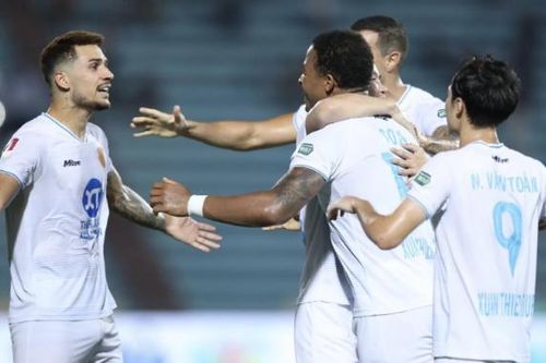 Thắng ấn tượng Bình Dương, Nam Định FC củng cố chắc ngôi đầu V-League
