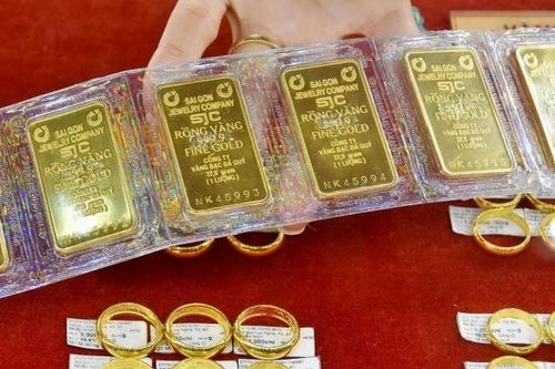 Giá vàng SJC tăng chóng mặt, Ngân hàng Nhà nước giảm khối lượng đấu thầu