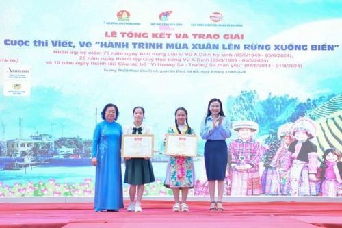 Trao giải cuộc thi Viết, Vẽ 'Hành trình mùa xuân lên rừng, xuống biển'