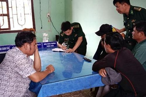 Tàu cá Quảng Bình bị cháy ngoài khơi đảo Cồn Cỏ