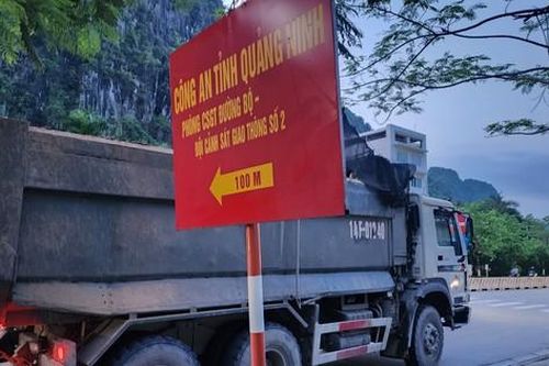 Đường bao biển Hạ Long - Cẩm Phả oằn mình gánh xe 'hổ vồ' hoạt động trái phép