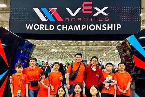 Học sinh Việt Nam giành giải cao cuộc thi Robotics lớn nhất thế giới