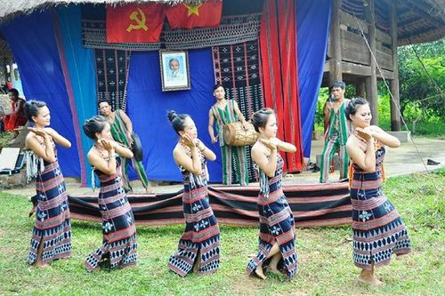 Hành trình 'Theo dấu chân Người' tại Làng Văn hóa - Du lịch các dân tộc Việt Nam