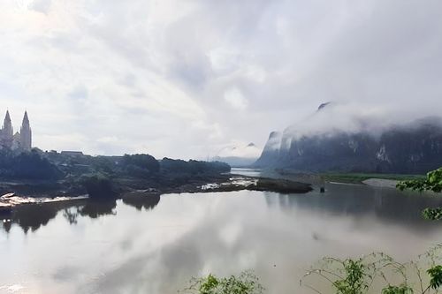 Sông Gianh đi qua đời tôi