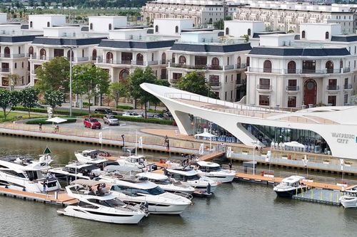 Khai trương bến du thuyền Marina Royal ở Van Phuc City